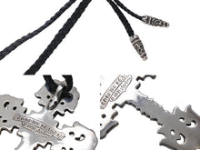 画像をギャラリービューアに読み込む, CHROME HEARTS クロムハーツ ラージフィリグリークロス Wレザーブレイド ネックレス 重量約183.1g 全長約89cm シルバー925 美品 中古 4c070167