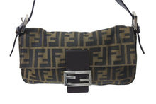 Load image into Gallery viewer, FENDI フェンディ マンマバケット ワンショルダーバッグ 26424 ズッカ柄 コットンキャンバス レザー シルバー金具 美品 中古 4c070173