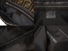 画像をギャラリービューアに読み込む, FENDI フェンディ マンマバケット ワンショルダーバッグ 26424 ズッカ柄 コットンキャンバス レザー シルバー金具 美品 中古 4c070174