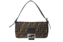 画像をギャラリービューアに読み込む, FENDI フェンディ マンマバケット ワンショルダーバッグ 26424 ズッカ柄 コットンキャンバス レザー シルバー金具 美品 中古 4c070176