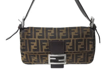 画像をギャラリービューアに読み込む, FENDI フェンディ マンマバケット ワンショルダーバッグ 26424 ズッカ柄 コットンキャンバス レザー シルバー金具 美品 中古 4c070176