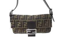 Load image into Gallery viewer, FENDI フェンディ マンマバケット ワンショルダーバッグ 26424 ズッカ柄 コットンキャンバス レザー シルバー金具 美品 中古 4c070180