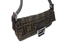 画像をギャラリービューアに読み込む, FENDI フェンディ マンマバケット ワンショルダーバッグ 26424 ズッカ柄 コットンキャンバス レザー シルバー金具 美品 中古 4c070180