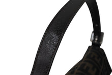 画像をギャラリービューアに読み込む, FENDI フェンディ マンマバケット ワンショルダーバッグ 26424 ズッカ柄 コットンキャンバス レザー シルバー金具 美品 中古 4c070180