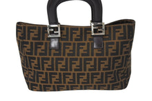 画像をギャラリービューアに読み込む, FENDI フェンディ ハンドバッグ ズッカ柄 26693 イタリア製 キャンバス レザー ブラウン シルバー金具 美品 中古 4c070200