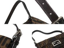 画像をギャラリービューアに読み込む, FENDI フェンディ マンマバケット ワンショルダーバッグ 26424 ズッカ柄 コットンキャンバス レザー シルバー金具 美品 中古 4c070202