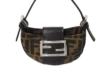 画像をギャラリービューアに読み込む, 極美品 FENDI フェンディ ズッカ ミニポーチ ワンショルダーバッグ型 イタリア製 キャンバス レザー ブラウン シルバー金具 中古 4c070233