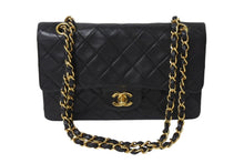 画像をギャラリービューアに読み込む, CHANEL シャネル マトラッセ23 Wフラップ ラムスキン 2番台 ブラック ゴールド金具 美品 中古 4c070235
