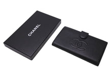 画像をギャラリービューアに読み込む, CHANEL シャネル ココマーク 二つ折り長財布 がま口 フランス製 キャビアスキン ブラック ゴールド金具 美品 中古 4c070251