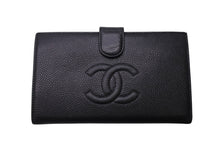 画像をギャラリービューアに読み込む, CHANEL シャネル ココマーク 二つ折り長財布 がま口 フランス製 キャビアスキン ブラック ゴールド金具 美品 中古 4c070251