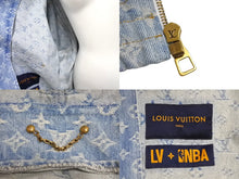 Load image into Gallery viewer, LOUIS VUITTON ルイヴィトン × NBA コラボ ジップスルーフーディ ブルゾン ジャケット 54 パーカー RM212 UZD HLA01W 美品 中古 4c070283