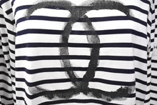 画像をギャラリービューアに読み込む, CHANEL シャネル 長袖Ｔシャツ C07811W04206 サイズM 2008年 クリスマス限定 ココマーク ボーダー ホワイト 美品 中古 4c070293