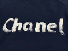画像をギャラリービューアに読み込む, 極美品 CHANEL シャネル スウェット C63121K06167 サイズM 2013年 クリスマス限定 ココマーク ラグラン ネイビー 中古 4c070294