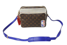 Load image into Gallery viewer, LOUIS VUITTON x NBA ルイヴィトン モノグラム M45584 ナイルメッセンジャーPM ショルダーバッグ 良品 中古 4c070321