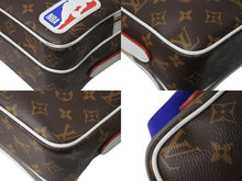 Load image into Gallery viewer, LOUIS VUITTON x NBA ルイヴィトン モノグラム M45584 ナイルメッセンジャーPM ショルダーバッグ 良品 中古 4c070321