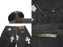 画像をギャラリービューアに読み込む, CHROME HEARTS クロムハーツ LEVI'S リーバイス クロスパッチ ウォッシュドデニムパンツ ブラック系 サイズ26 美品 中古 4c070348