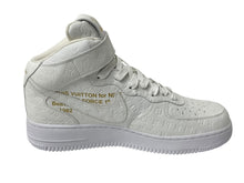 Load image into Gallery viewer, 新品同様 LOUIS VUITTON × NIKE ルイヴィトン ナイキ Air Force 1 Mid エアフォース1ミッド スニーカー 1A9V90 サイズ8 1/2 中古 4c070382