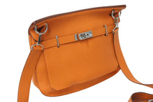 Load image into Gallery viewer, 極美品 HERMES エルメス ジプシエール34 ショルダーバッグ □Q刻 2013年 トリヨンクレマンス オレンジ シルバー金具 中古 4c070389