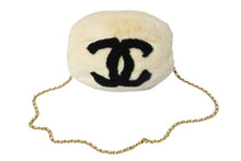 画像をギャラリービューアに読み込む, CHANEL シャネル ラパン ファー チェーン ショルダーバッグ アイボリー ブラック ココマーク アームウォーマー ゴールド金具 美品 中古 4c070395