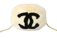 画像をギャラリービューアに読み込む, CHANEL シャネル ラパン ファー チェーン ショルダーバッグ アイボリー ブラック ココマーク アームウォーマー ゴールド金具 美品 中古 4c070395