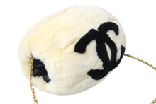 画像をギャラリービューアに読み込む, CHANEL シャネル ラパン ファー チェーン ショルダーバッグ アイボリー ブラック ココマーク アームウォーマー ゴールド金具 美品 中古 4c070395