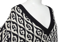 Load image into Gallery viewer, GUCCI グッチ Gランバス Vネック 長袖ニット CA37394 CA14517 テスート ウール ホワイト ブラック サイズXS 美品 中古 4c070410