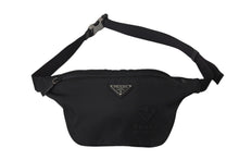 画像をギャラリービューアに読み込む, PRADA プラダ ウエストバッグ ロゴプレート 2VL033 イタリア製 ナイロン レザー ブラック シルバー金具 美品 中古 4c070427