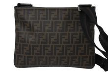 Load image into Gallery viewer, FENDI フェンディ ショルダーバッグ サコッシュ ズッカ柄 7VA247-B0W PVC レザー ブラウン シルバー金具 美品 中古 4c070440