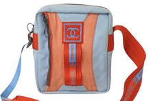 画像をギャラリービューアに読み込む, CHANEL シャネル スポーツライン ショルダーバッグ 7番台 ココマーク ナイロンキャンバス ブルー レッド 良品 中古 4c070463