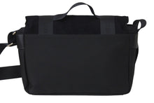 Load image into Gallery viewer, 極美品 CHANEL シャネル ショルダーバッグ A26169 スポーツライン 9番台 ココマーク キャンバス レザー フェルト シルバー金具 中古 4c070503