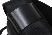 Load image into Gallery viewer, 極美品 CHANEL シャネル ショルダーバッグ A26169 スポーツライン 9番台 ココマーク キャンバス レザー フェルト シルバー金具 中古 4c070503