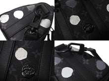 画像をギャラリービューアに読み込む, 新品同様 LOUIS VUITTON ルイヴィトン 草間彌生 YKキーポルバンドリエール25 2WAY ボストンバッグ ブラック ショルダー M46406 中古 4c070551