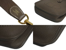 Load image into Gallery viewer, HERMES エルメス エヴリンTPM ショルダーバッグ Z刻印 トリヨンクレマンス エトゥープ フランス製 ゴールド金具 美品 中古 4c070622