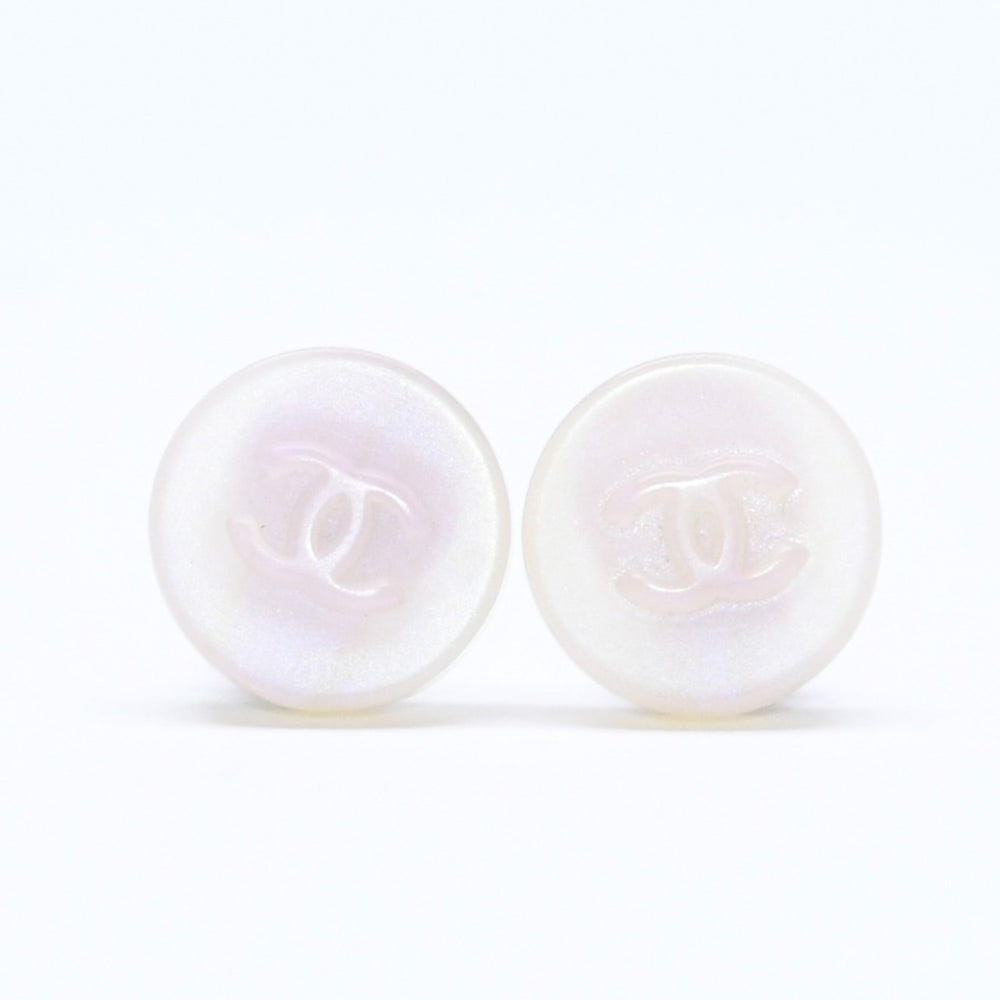 CHANEL シャネル ココマーク イヤリング 重量約3.69g 00C刻印 樹脂系 乳白色 ピンク オーロラ メタル シルバー 両耳用 美品 中古 4c062002