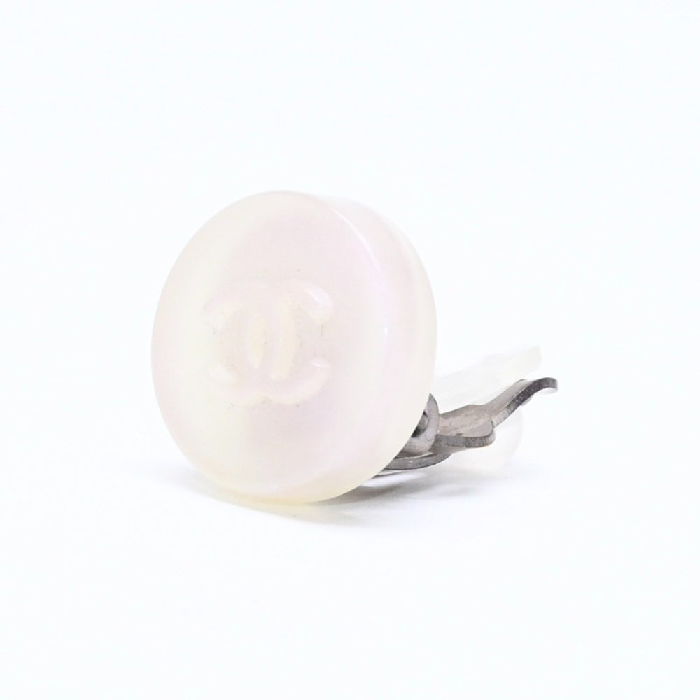 CHANEL シャネル ココマーク イヤリング 重量約3.69g 00C刻印 樹脂系 乳白色 ピンク オーロラ メタル シルバー 両耳用 美品 中古 4c062002