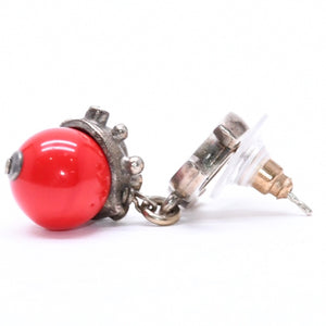 CHANEL Earrings Coco Mark Redstone Rhinestone 05C Stamp Seashell Good Condition Used 4c061159