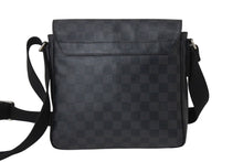 Load image into Gallery viewer, LOUIS VUITTON ルイヴィトン ディストリクトPM ショルダーバッグ N41260 ダミエグラフィット 美品 中古 4c070902