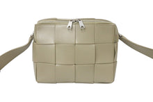 Load image into Gallery viewer, BOTTEGA VENETA ボッテガヴェネタ マキシイントレチャート カセットカメラバッグ 730027VB1K01511 ショルダーバッグ 美品 中古 4c070906