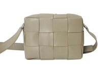 Load image into Gallery viewer, BOTTEGA VENETA ボッテガヴェネタ マキシイントレチャート カセットカメラバッグ 730027VB1K01511 ショルダーバッグ 美品 中古 4c070906