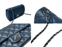 Load image into Gallery viewer, 極美品 CHANEL シャネル 横長 20cm ショルダーバッグ A69900 28番台 ミニマトラッセショルダーチェーン ネイビー ラムスキン 中古 4c070926