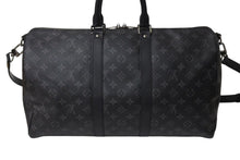 Load image into Gallery viewer, 極美品 LOUIS VUITTON ルイヴィトン エクリプス キーポル バンドリエール45 ボストンバッグ M40569 シルバー金具 ブラック 中古 4c070987