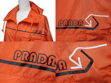 Load image into Gallery viewer, PRADA プラダ ナイロンジャケット 291427 サイズS ロゴプリント オレンジ ナイロン ジップアップ 美品 中古 4c070997