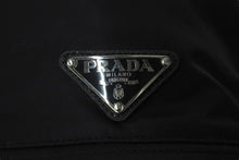 Load image into Gallery viewer, 極美品 PRADA プラダ バケットハット ブラック ナイロン サイズM 1HC137 2DMI 中古 4c071012