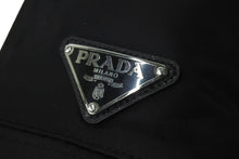 Load image into Gallery viewer, 極美品 PRADA プラダ バケットハット ブラック ナイロン サイズM 1HC137 2DMI 中古 4c071012