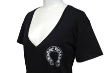 Load image into Gallery viewer, 極美品 CHROME HEARTS クロムハーツ Tシャツ Vネック 半袖 ホースシュー ロゴ ブラック コットン サイズM RN# 95024 中古 4c071016