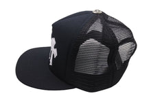 画像をギャラリービューアに読み込む, 新品未使用 CHROME HEARTS クロムハーツ トラッカーキャップ CHクロスパッチ ONE SIZE メッシュ ブラック ホワイト シルバー925 中古 4c071032