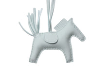 Load image into Gallery viewer, 新品未使用 HERMES エルメス ロデオPM チャーム ストラップ ヴェールペパーミント アニョーミロ W刻印 2024年製 中古 4c071040