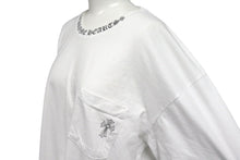 画像をギャラリービューアに読み込む, Chrome hearts クロムハーツ ネックロゴ バッククロスロゴ プリントポケットサイズ XL ホワイト 新型 美品 中古 4c071054