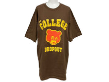 Load image into Gallery viewer, KANYE WEST THE COLLEGE DROP OUT カニエ ウェスト ザ コレッジ ドロップアウト 半袖Tシャツ サイズ L ブラウン 美品 中古 4c071127