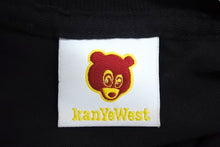 Load image into Gallery viewer, KANYE WEST THE COLLEGE DROP OUT カニエ ウェスト ザ コレッジ ドロップアウト 半袖Tシャツ サイズ L ブラック 美品 中古 4c071136